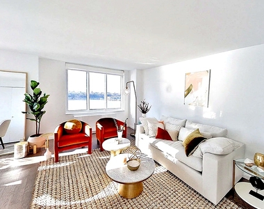 West 42nd Street - Photo Thumbnail 1