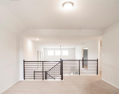 208 Cambria Green Lane - Photo Thumbnail 7