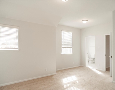 208 Cambria Green Lane - Photo Thumbnail 6