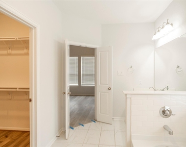 208 Cambria Green Lane - Photo Thumbnail 20