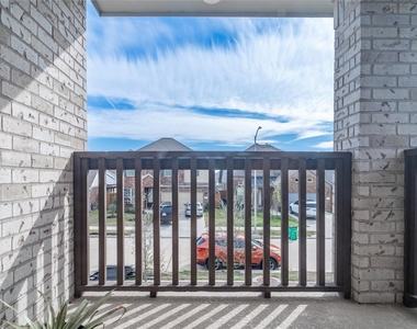 208 Cambria Green Lane - Photo Thumbnail 31