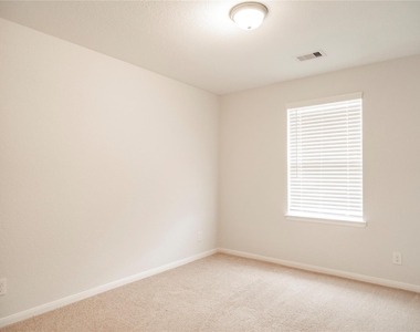 208 Cambria Green Lane - Photo Thumbnail 10