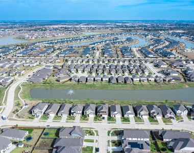 208 Cambria Green Lane - Photo Thumbnail 32