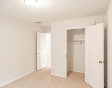 208 Cambria Green Lane - Photo Thumbnail 11