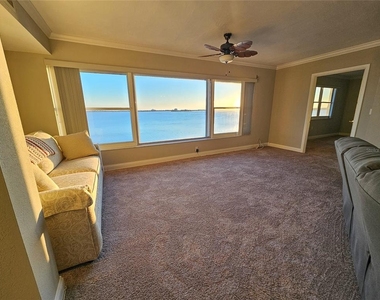6020 Shore Boulevard S - Photo Thumbnail 12