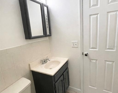 2916 North 16th Street - Photo Thumbnail 14