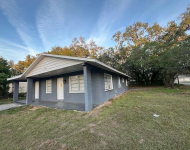 8301 N Alaska Street - Photo Thumbnail 15