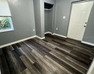 8301 N Alaska Street - Photo Thumbnail 9