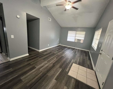 8301 N Alaska Street - Photo Thumbnail 1