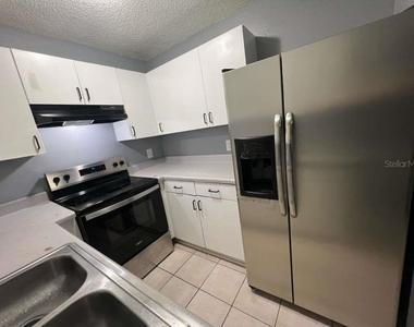 8301 N Alaska Street - Photo Thumbnail 3