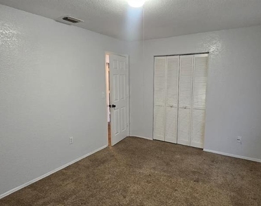 525 Altoona Street Nw - Photo Thumbnail 7