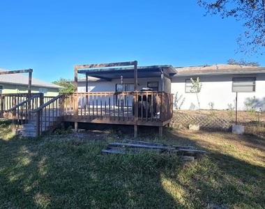 525 Altoona Street Nw - Photo Thumbnail 2