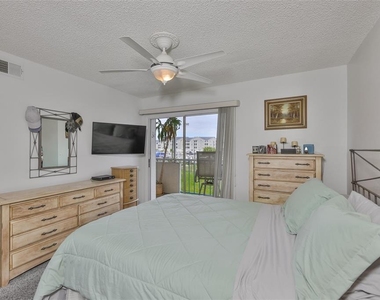 5567 Sea Forest Drive - Photo Thumbnail 19
