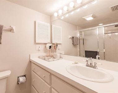 6018 W Peppertree Way - Photo Thumbnail 18