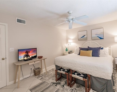 6018 W Peppertree Way - Photo Thumbnail 22