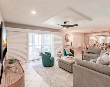 6018 W Peppertree Way - Photo Thumbnail 2
