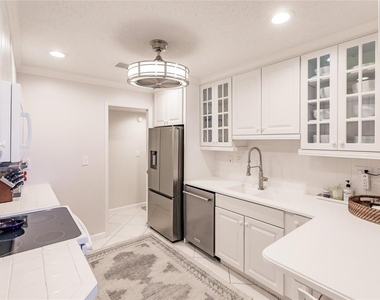 6018 W Peppertree Way - Photo Thumbnail 9