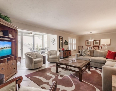 6052 W Peppertree Way - Photo Thumbnail 2