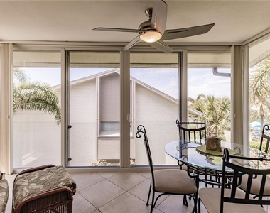 6052 W Peppertree Way - Photo Thumbnail 8