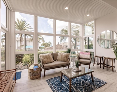 6042 W Peppertree Way - Photo Thumbnail 5