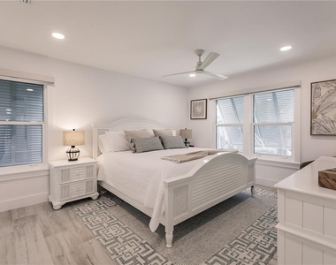 6042 W Peppertree Way - Photo Thumbnail 16
