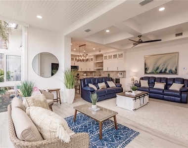 6042 W Peppertree Way - Photo Thumbnail 8