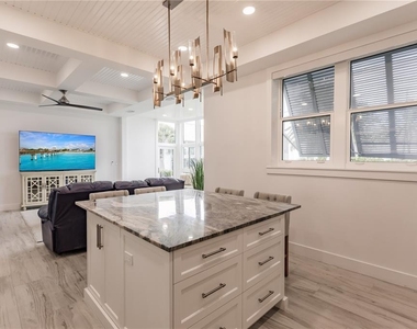 6042 W Peppertree Way - Photo Thumbnail 12