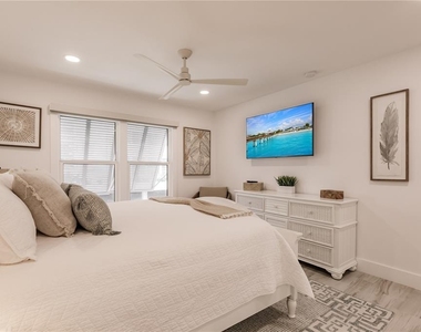 6042 W Peppertree Way - Photo Thumbnail 17