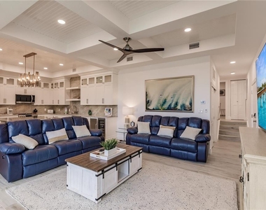 6042 W Peppertree Way - Photo Thumbnail 4