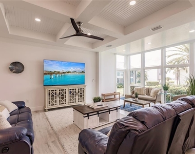 6042 W Peppertree Way - Photo Thumbnail 2