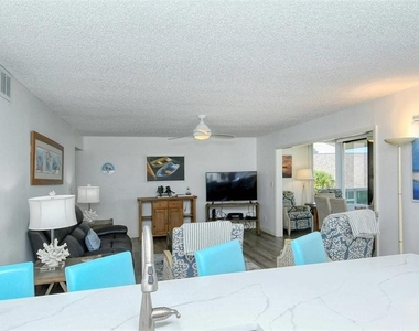 6044 W Peppertree Way - Photo Thumbnail 5
