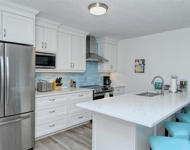 6044 W Peppertree Way - Photo Thumbnail 3