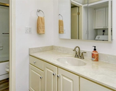 6044 W Peppertree Way - Photo Thumbnail 18