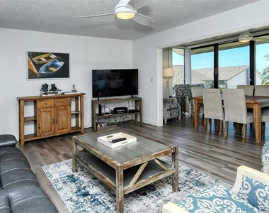 6044 W Peppertree Way - Photo Thumbnail 4