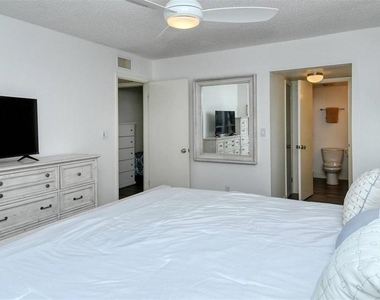 6044 W Peppertree Way - Photo Thumbnail 6