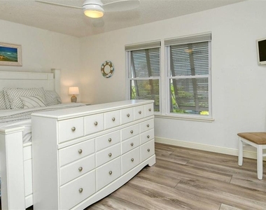 6044 W Peppertree Way - Photo Thumbnail 2