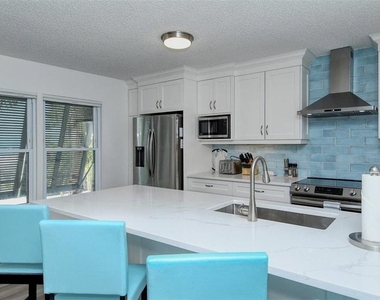 6044 W Peppertree Way - Photo Thumbnail 14
