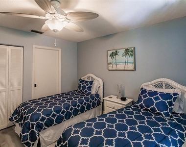 6061 E Peppertree Way - Photo Thumbnail 10