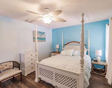 6061 E Peppertree Way - Photo Thumbnail 5