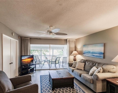 6061 E Peppertree Way - Photo Thumbnail 8