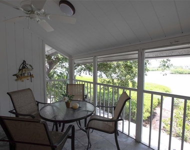 6061 E Peppertree Way - Photo Thumbnail 12