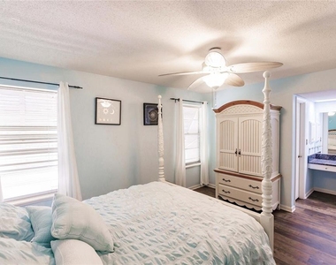 6061 E Peppertree Way - Photo Thumbnail 6