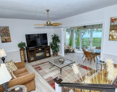 6047 E Peppertree Way - Photo Thumbnail 8