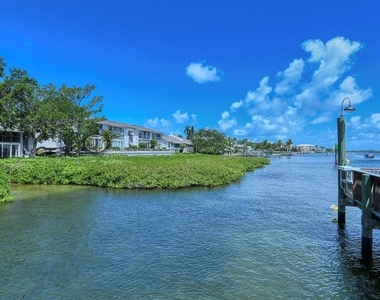 6047 E Peppertree Way - Photo Thumbnail 12