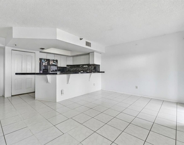 1750 Harbor Place S - Photo Thumbnail 8