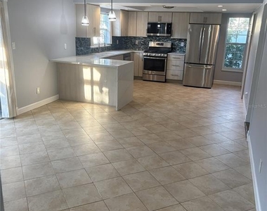 5784 Bay Pines Lakes Boulevard - Photo Thumbnail 6