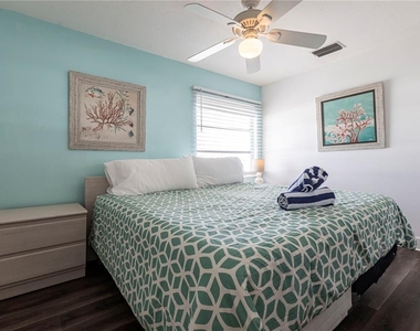 6020 Midnight Pass Road - Photo Thumbnail 11