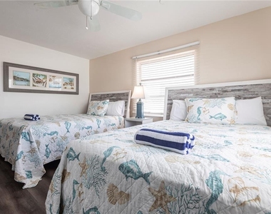 6020 Midnight Pass Road - Photo Thumbnail 15