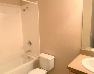 5311 Paradise Cay Circle - Photo Thumbnail 9