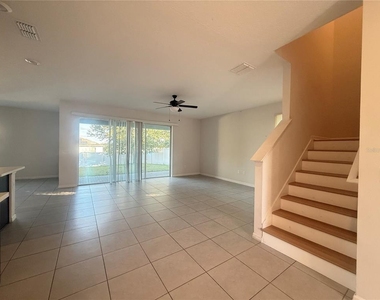 423 Kestrel Drive - Photo Thumbnail 3